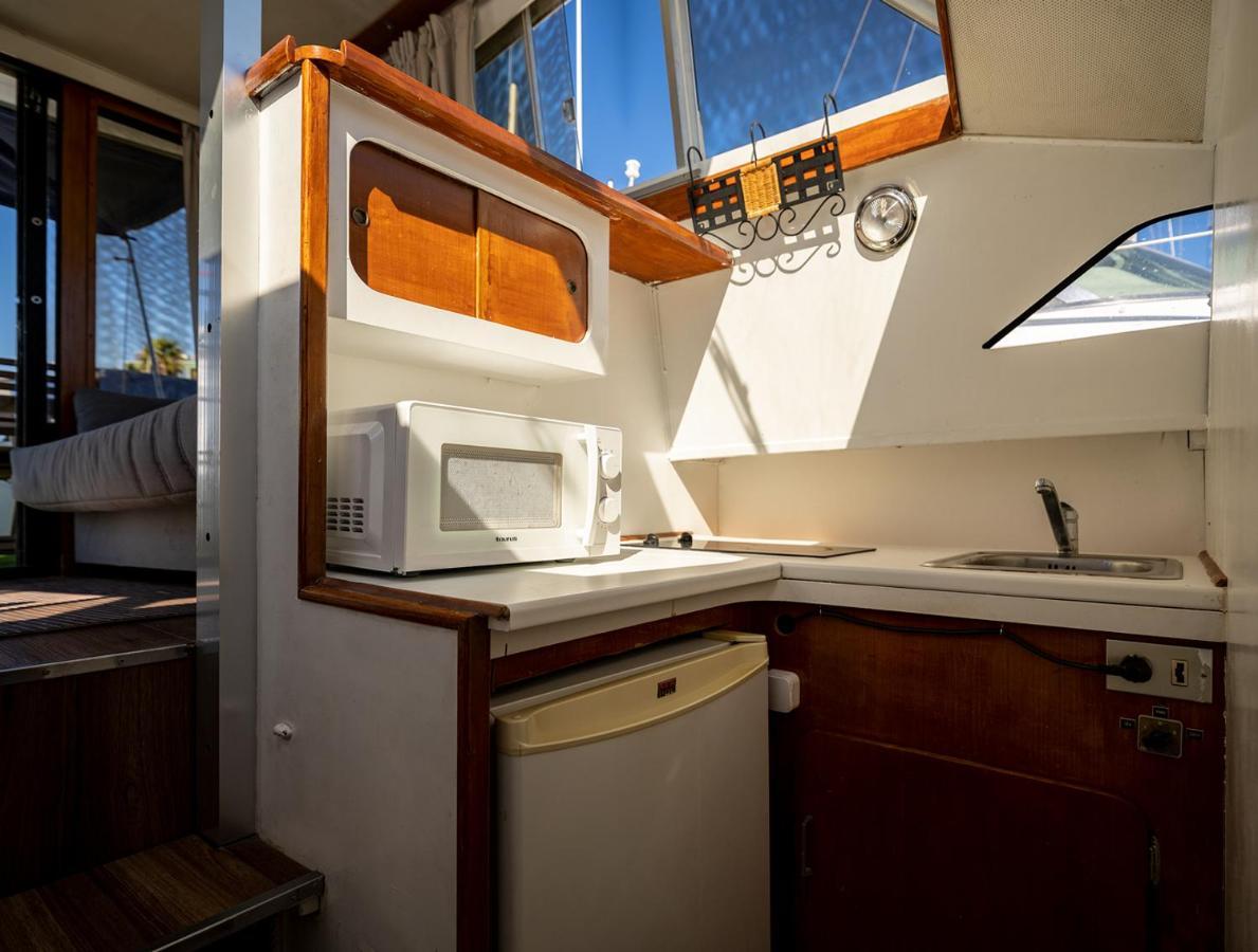 圣阿德里安-德贝索斯 Spacious And Charming Boat In Port Forum酒店 外观 照片
