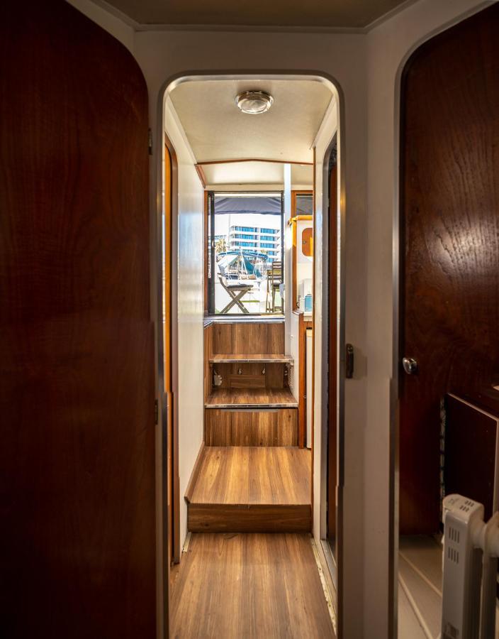 圣阿德里安-德贝索斯 Spacious And Charming Boat In Port Forum酒店 外观 照片
