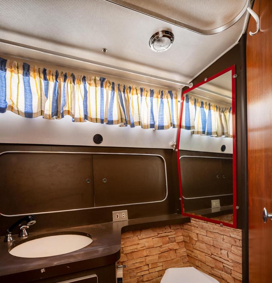 圣阿德里安-德贝索斯 Spacious And Charming Boat In Port Forum酒店 外观 照片